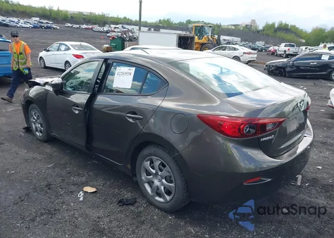 2015 Mazda Mazda3 I Sport z USA, uszkodzony, nr VIN JM1BM1U75F1264974